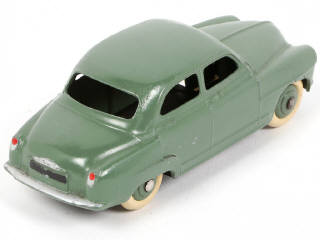Lot 222 - DINKY TOYS (FRANCE) (1)