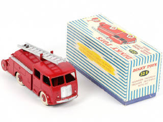 Lot 227 - DINKY TOYS (FRANCE) (1)