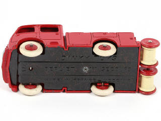 Lot 227 - DINKY TOYS (FRANCE) (1)