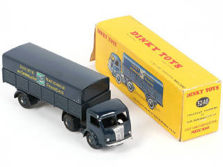 Lot 225 - DINKY TOYS (FRANCE) (1)