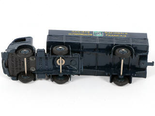 Lot 225 - DINKY TOYS (FRANCE) (1)