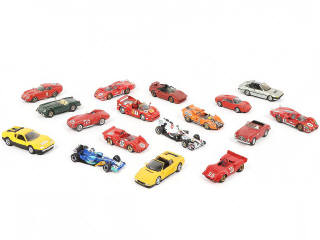 Lot 281 - DIVERS (17)