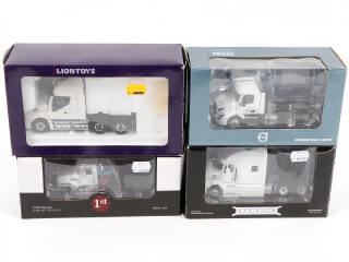 Lot 267 - DIVERS (4)