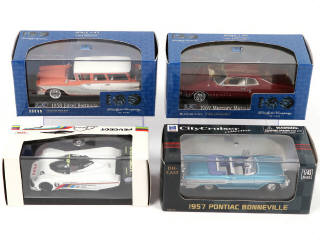 Lot 298 - DIVERS (12)