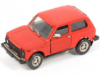 Lot 98 - NOVOEXPORT (URSS) (1)