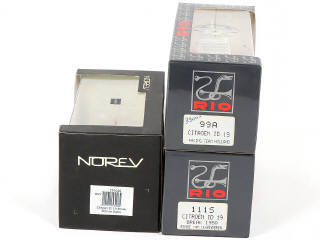 Lot 283 - DIVERS (3)