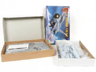 Lot 309 - DIVERS (4)