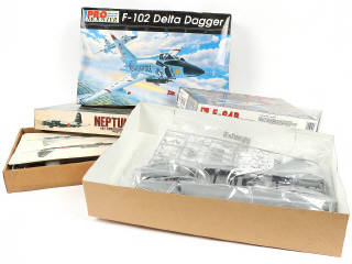 Lot 304 - DIVERS (6)