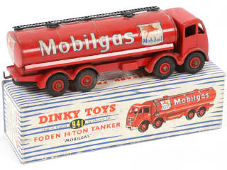 Lot 117 - DINKY TOYS (GB) (1)
