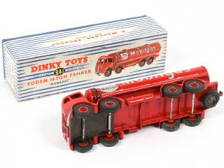 Lot 117 - DINKY TOYS (GB) (1)