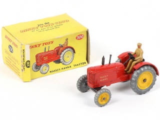 Lot 131 - DINKY TOYS (GB) (1)