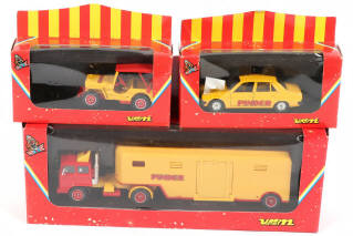 Lot 246 - DIVERS (8)