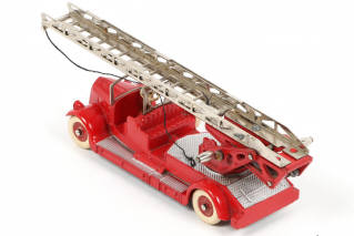Lot 195 - DINKY TOYS (FRANCE) (1)