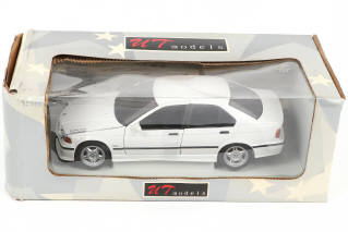 Lot 38 - UT MODELS (HONG KONG) (4)