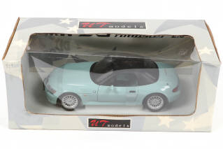 Lot 38 - UT MODELS (HONG KONG) (4)