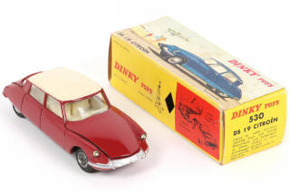 Lot 201 - DINKY TOYS (FRANCE) (1)