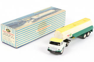 Lot 193 - DINKY TOYS (FRANCE) (1)