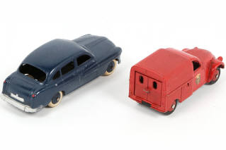 Lot 208 - DINKY TOYS (FRANCE) (2)