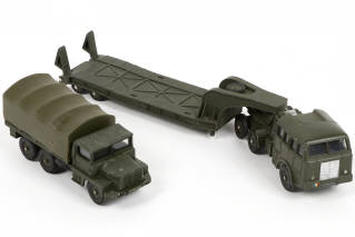 Lot 183 - DINKY TOYS (FRANCE) (2)