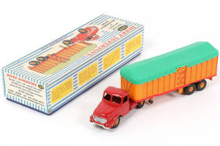 Lot 191 - DINKY TOYS (FRANCE) (1)