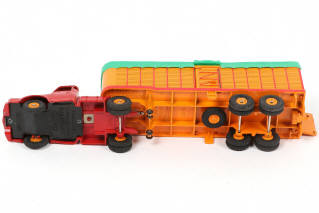 Lot 191 - DINKY TOYS (FRANCE) (1)