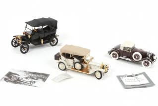 Lot 56 - FRANKLIN MINT (USA) (3)