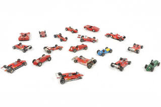 Lot 266 - DIVERS (18)