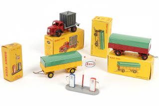 Lot 207 - DINKY TOYS (FRANCE) (4)
