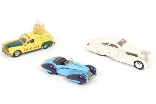 Lot 58 - DIVERS (3)