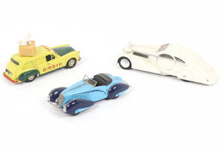 Lot 58 - DIVERS (3)