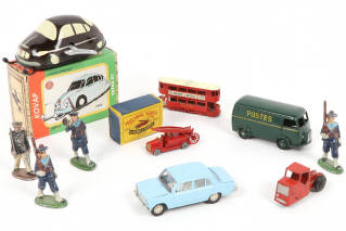 Lot 235 - DIVERS (10)