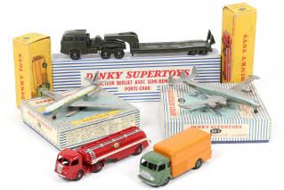 Lot 276 - DINKY TOYS (FRANCE) (5)