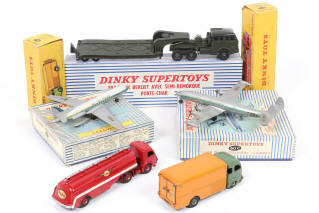 Lot 276 - DINKY TOYS (FRANCE) (5)