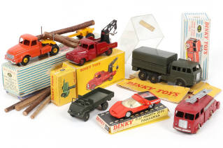 Lot 277 - DINKY TOYS (FRANCE) (7)