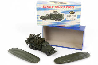 Lot 332 - DINKY TOYS (FRANCE) (1)