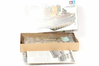 Lot 44 - TAMIYA (JAPON) (5)