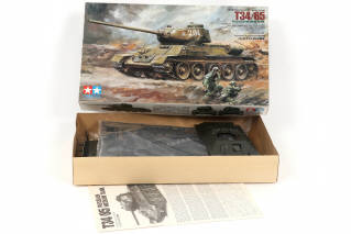 Lot 44 - TAMIYA (JAPON) (5)