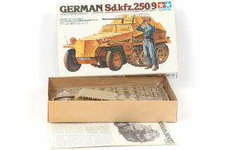 Lot 37 - TAMIYA (JAPON) (7)