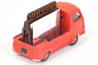 Lot 330 - DINKY TOYS (FRANCE) (1)