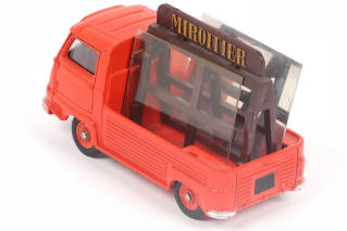 Lot 330 - DINKY TOYS (FRANCE) (1)