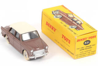 Lot 324 - DINKY TOYS (FRANCE) (1)
