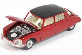 Lot 323 - DINKY TOYS (FRANCE) (1)