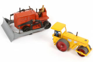 Lot 335 - DINKY TOYS (FRANCE) (3)