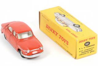 Lot 350 - DINKY TOYS (FRANCE) (1)