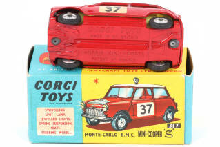 Lot 204 - CORGI TOYS (GB) (1)