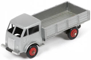 Lot 391 - DINKY TOYS (FRANCE) (1)