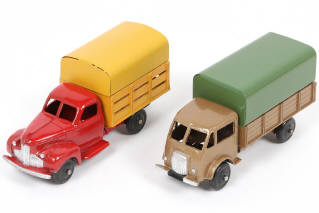 Lot 402 - DINKY TOYS (FRANCE) (7)