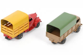 Lot 402 - DINKY TOYS (FRANCE) (7)