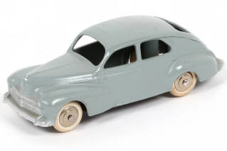 Lot 328 - DINKY TOYS (FRANCE) (1)
