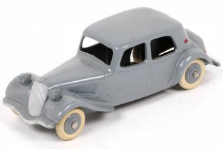 Lot 327 - DINKY TOYS (FRANCE) (1)